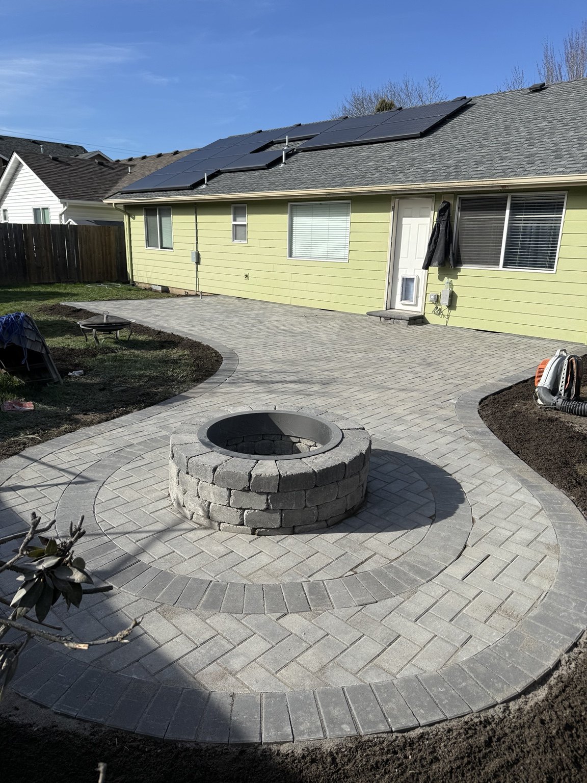 AM Hardscape project: Circular patio & fire pit